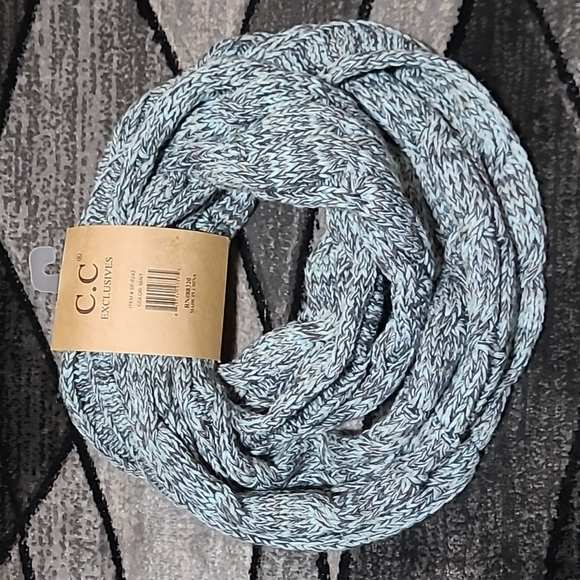 C.C EXCLUSIVE MINT KNIT INFINITY NECK-SCARF - Picture 6 of 8